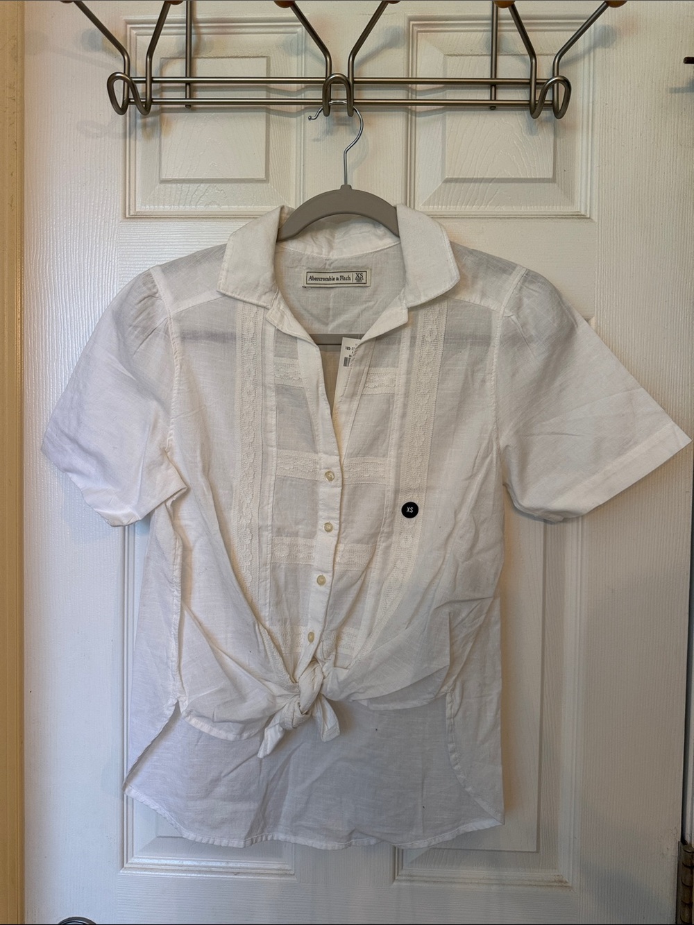 Abercrombie & Fitch White Button-Up Collared Blouse